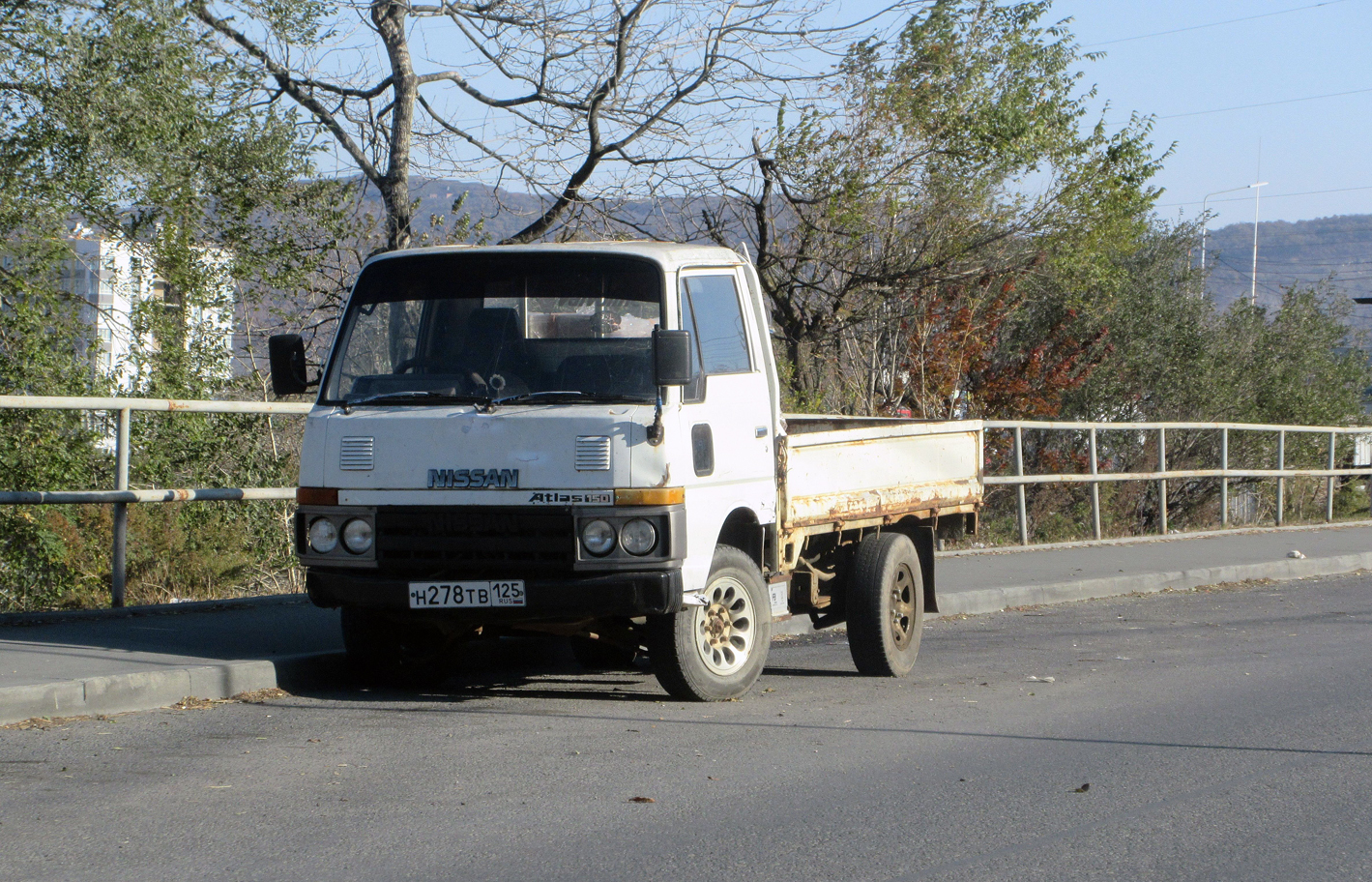 н 278 тв 125, Nissan Atlas 1st gen 10/100/150 Light Truck (F22), 1981–1992