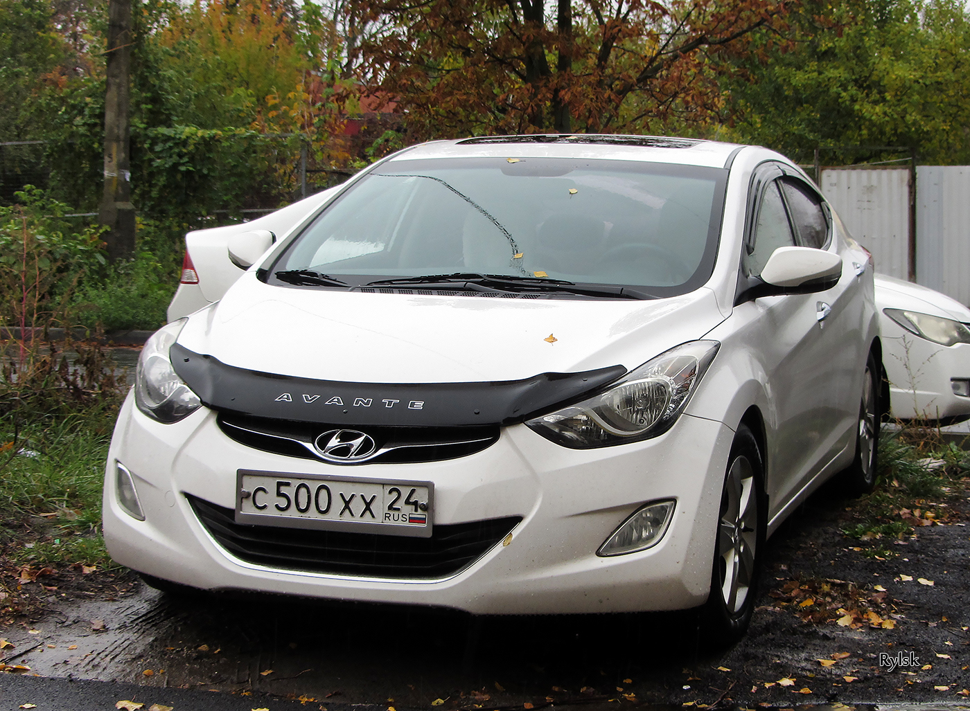 с 500 хх 24, Hyundai Avante 4th gen Sedan (MD), 2010–2015