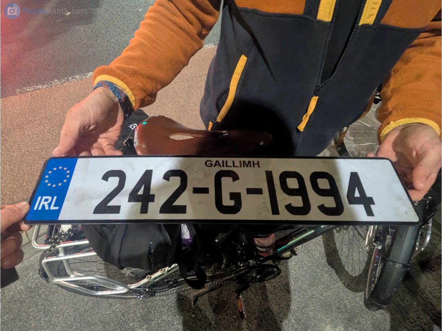 242-G-1994, License plate without vehicle 