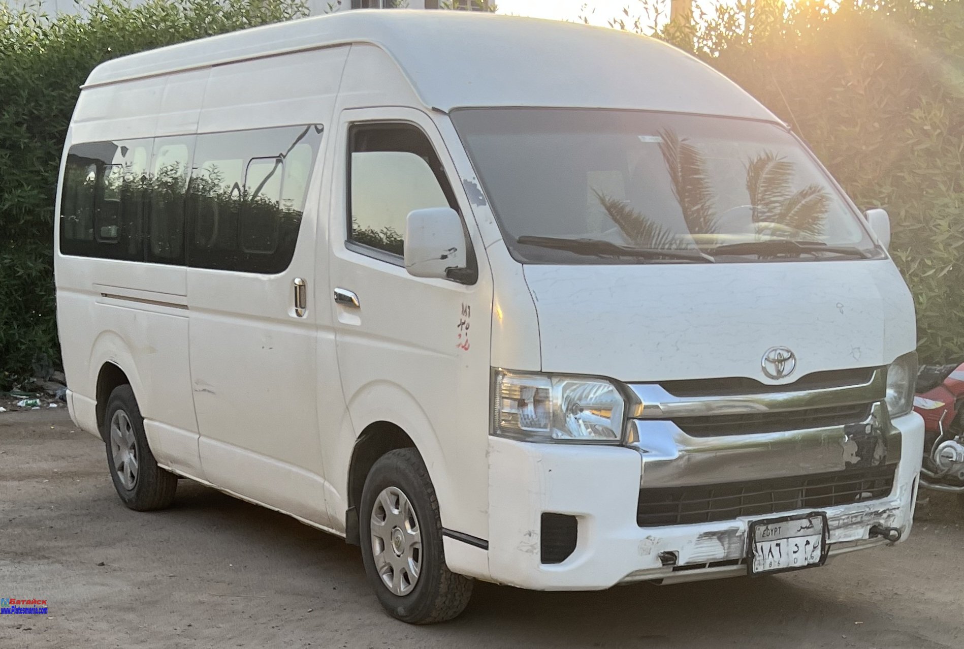 ١٨٦ دمب, Toyota HiAce 