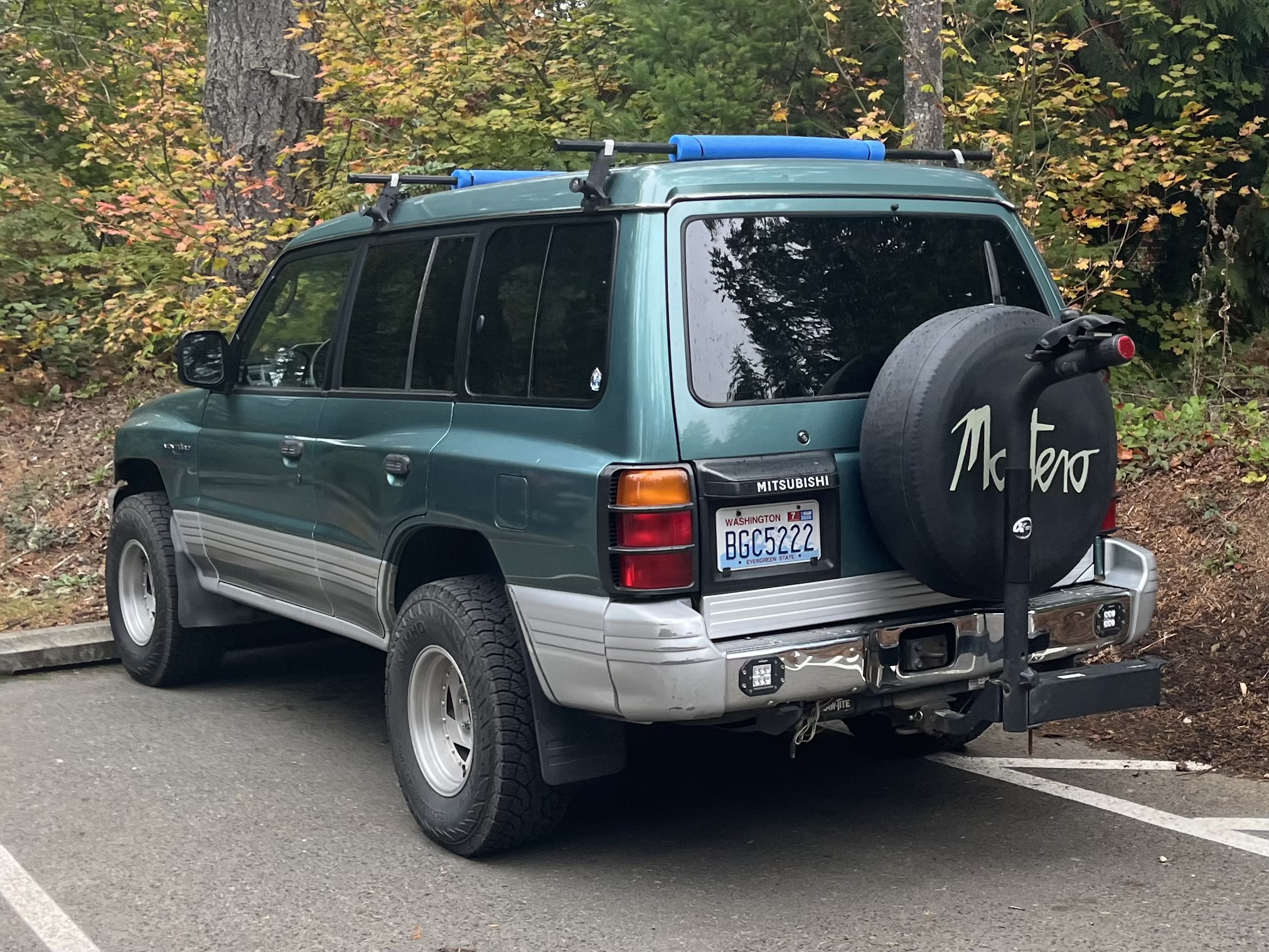 BGC5222, Mitsubishi Montero 2nd gen 5-door SUV (V20/NH/NJ/NK/NL), 1991–1999