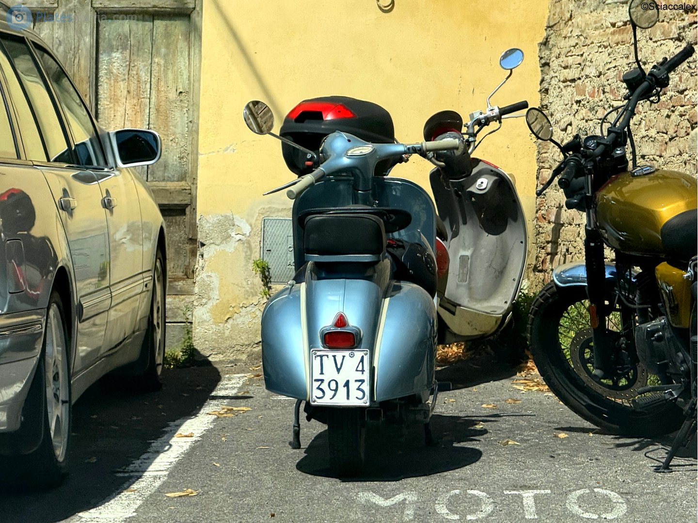 TV 43913, Vespa 125 