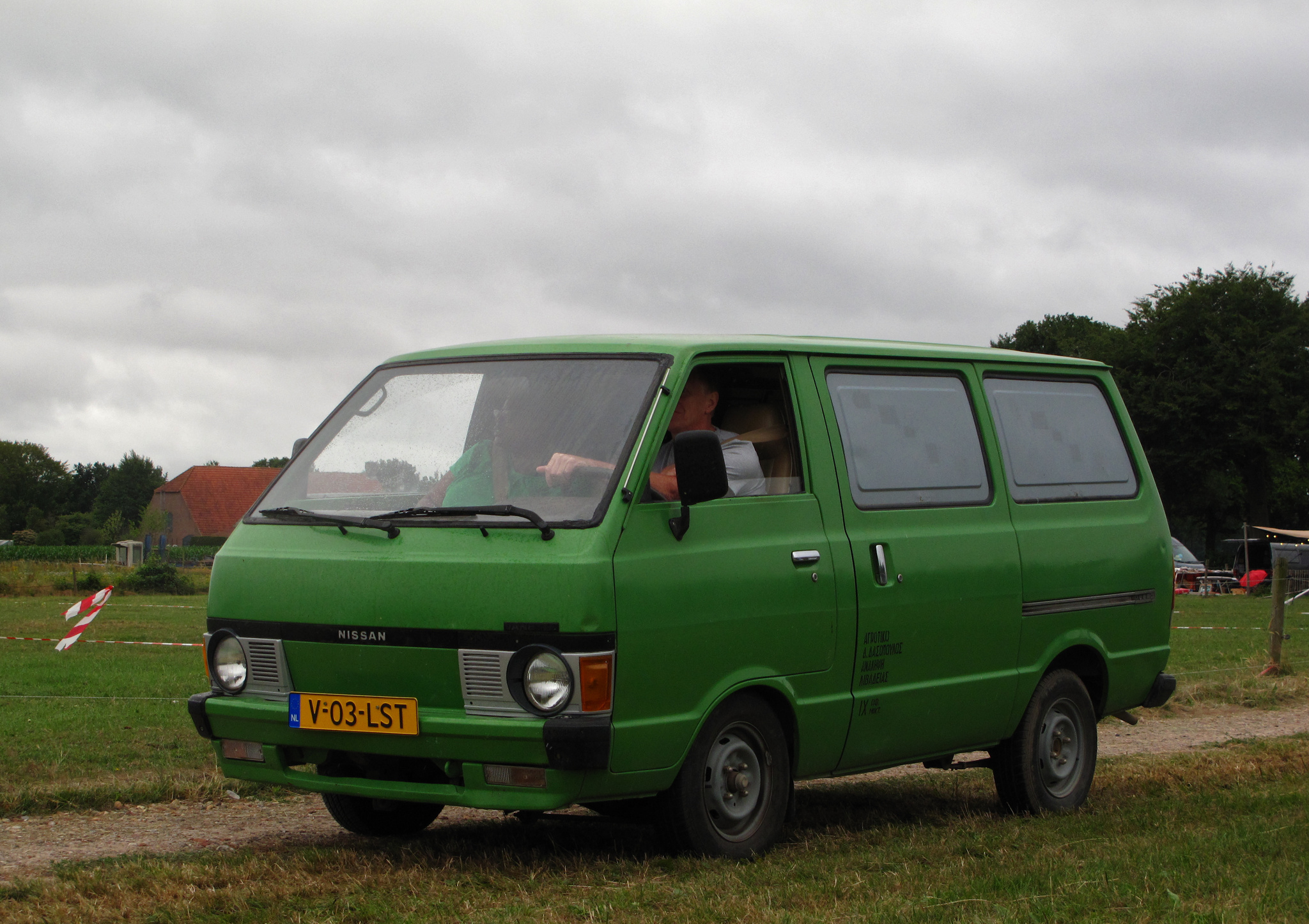 V-03-LST, Nissan Vanette 1st gen Van (C120), 1982–1985