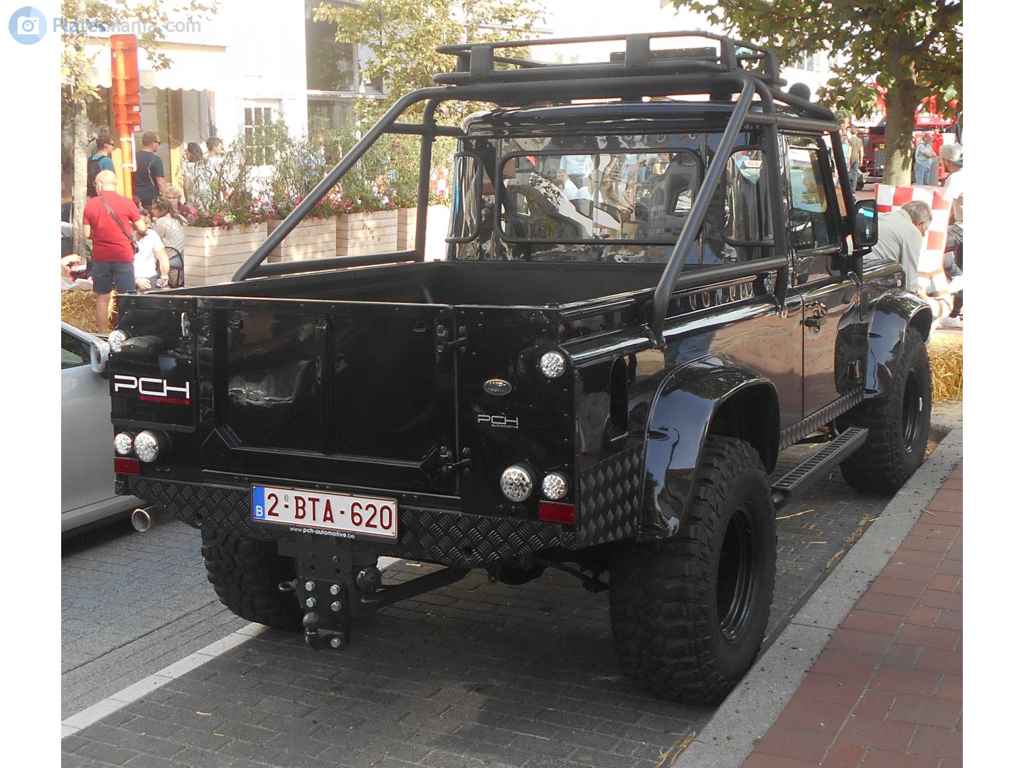 2-BTA-620, Land Rover Defender 1st gen 110