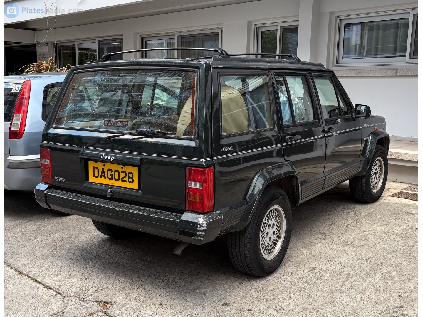 DAG 028, Jeep Cherokee 2nd gen 5-door SUV (XJ), 1983–2001