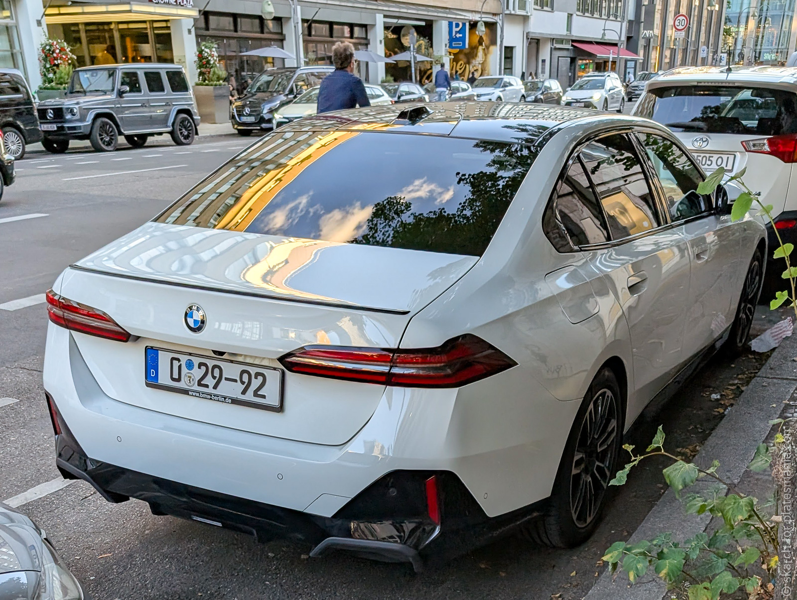 0 29-92, BMW 5 Series 8th gen Sedan (G60/G68), 2023–