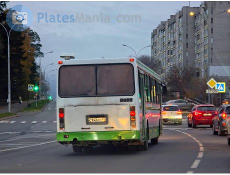 с942ку52, LiAZ 5256