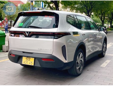 50E-431.45, VinFast Limo Green