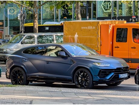 B FX 1777, Lamborghini Urus