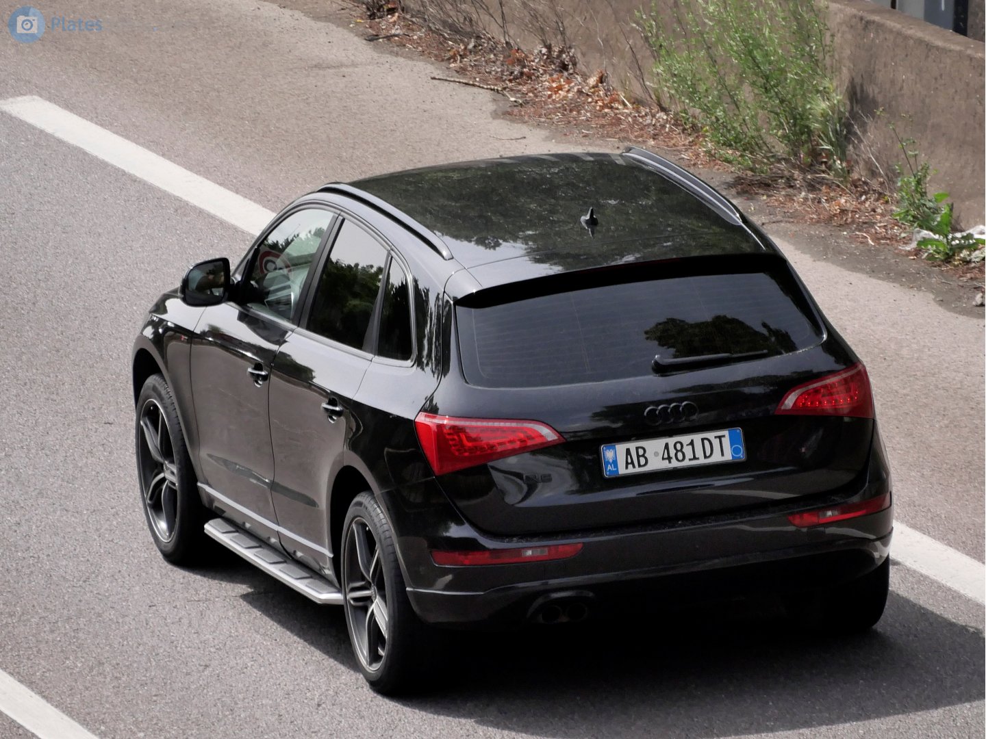 AB 481 DT, Audi Q5 1st gen (8RB), 2008–2017