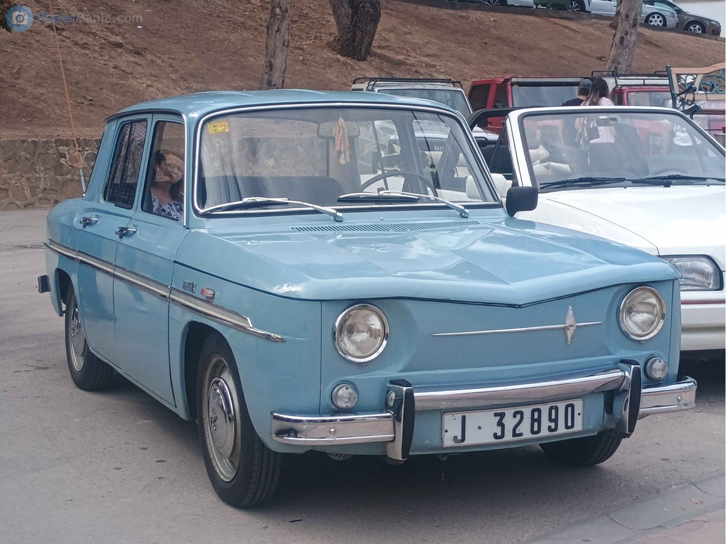 J-32890, Renault 8 1st gen (113), 1962–1973 (–1976 for ES-market)