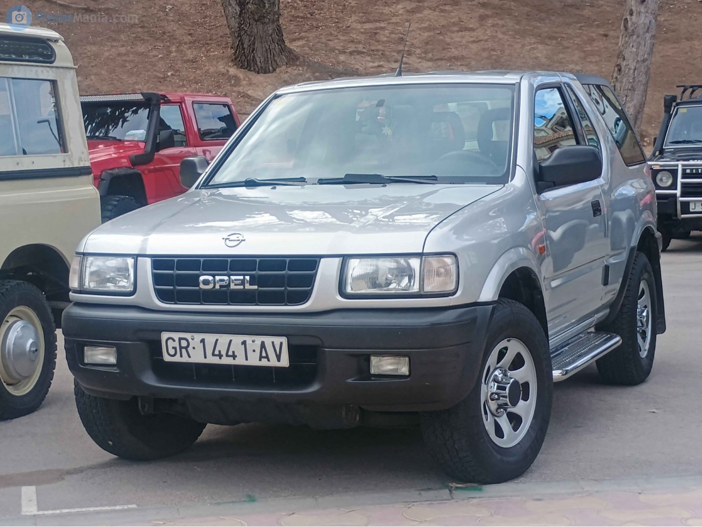 GR 1441 AV, Opel Frontera 2nd gen Sport 3-door SUV (B; U99), 1998–2003