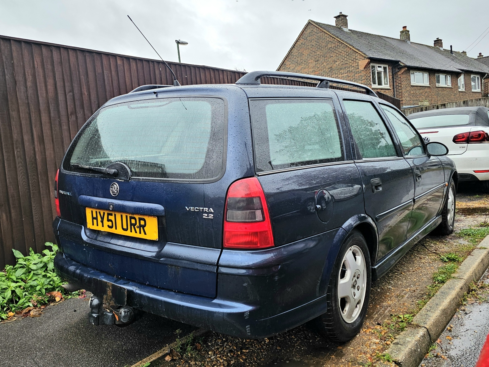 HY51URR, Vauxhall Vectra 1st gen Estate (B; J96), 1997–2002