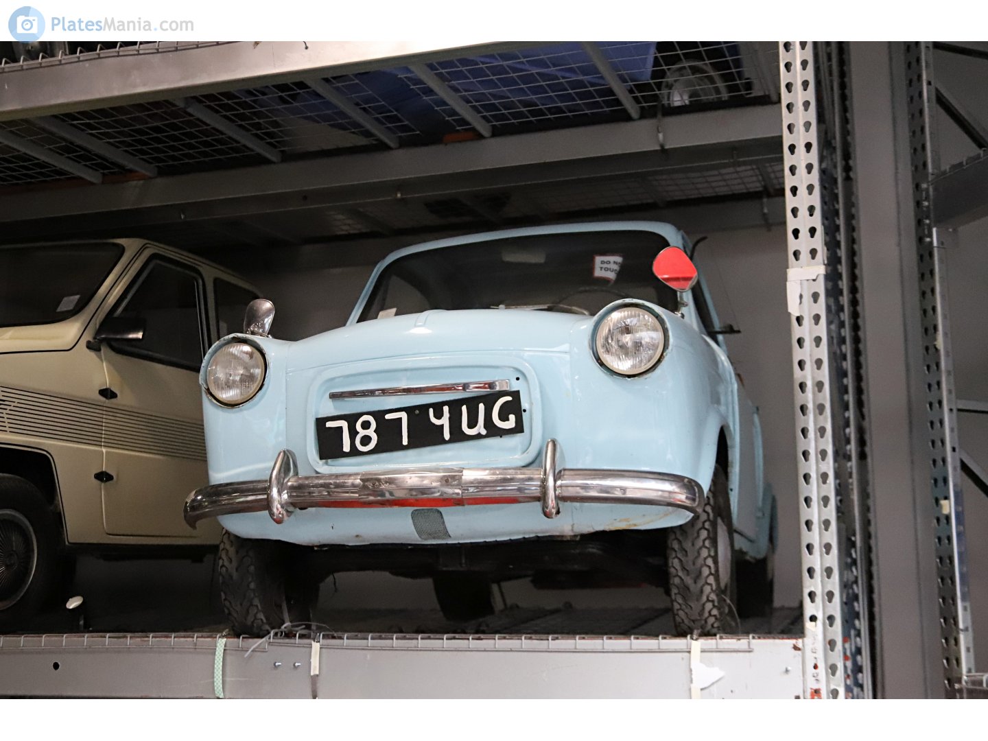 787YUG, Piaggio Vespa 400 