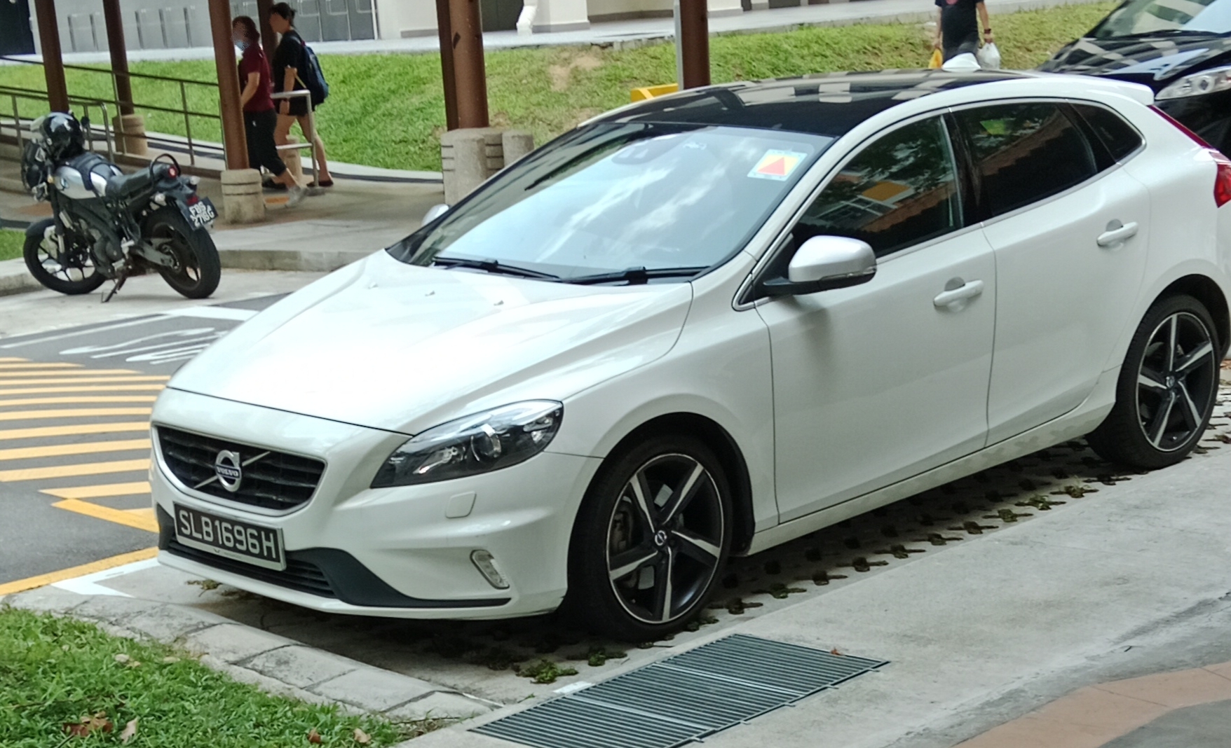 SLB 1696 H, Volvo V40 2nd gen (526), 2013–2019