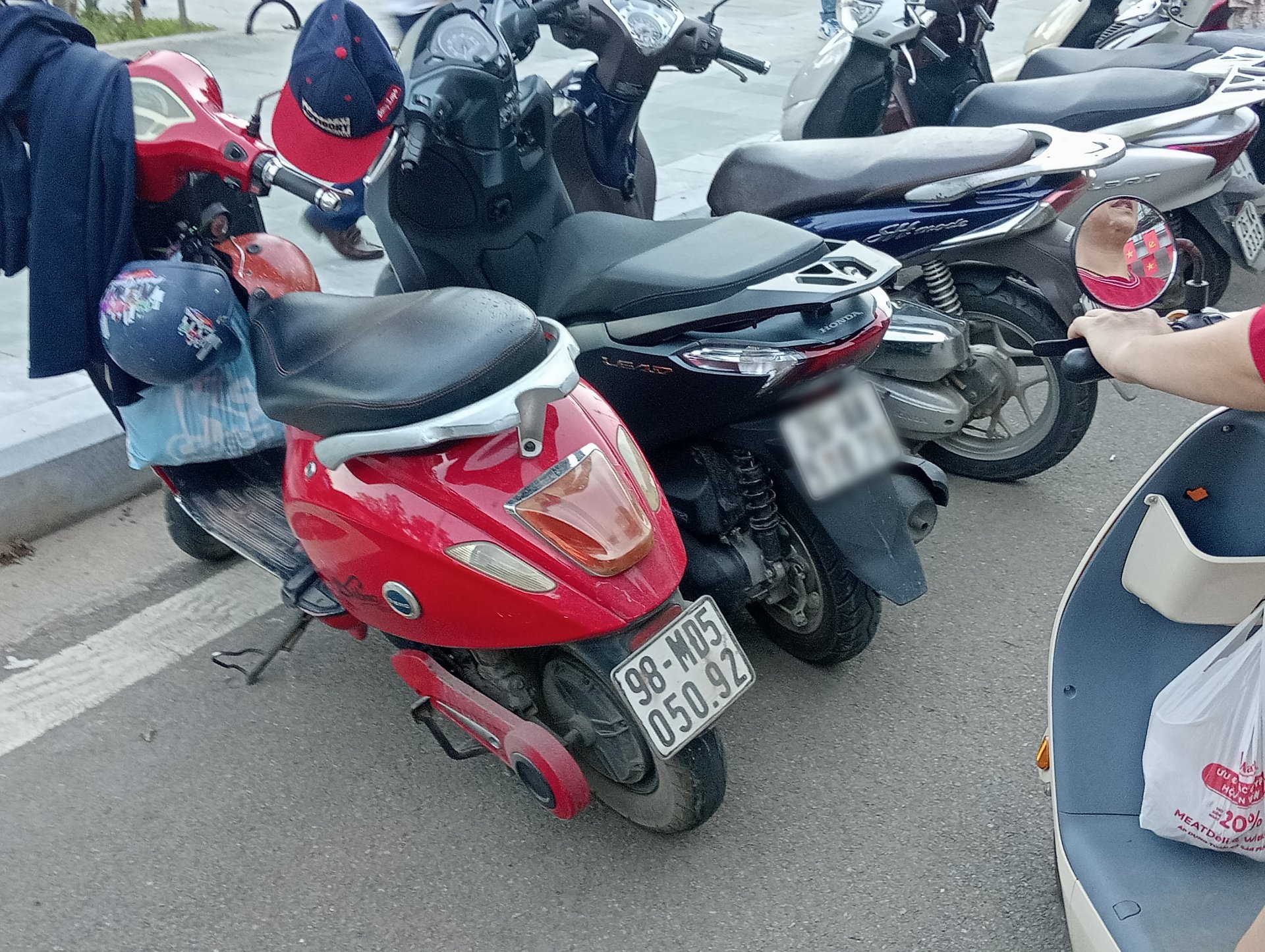 98-MĐ5 050.92, Specialty plates 