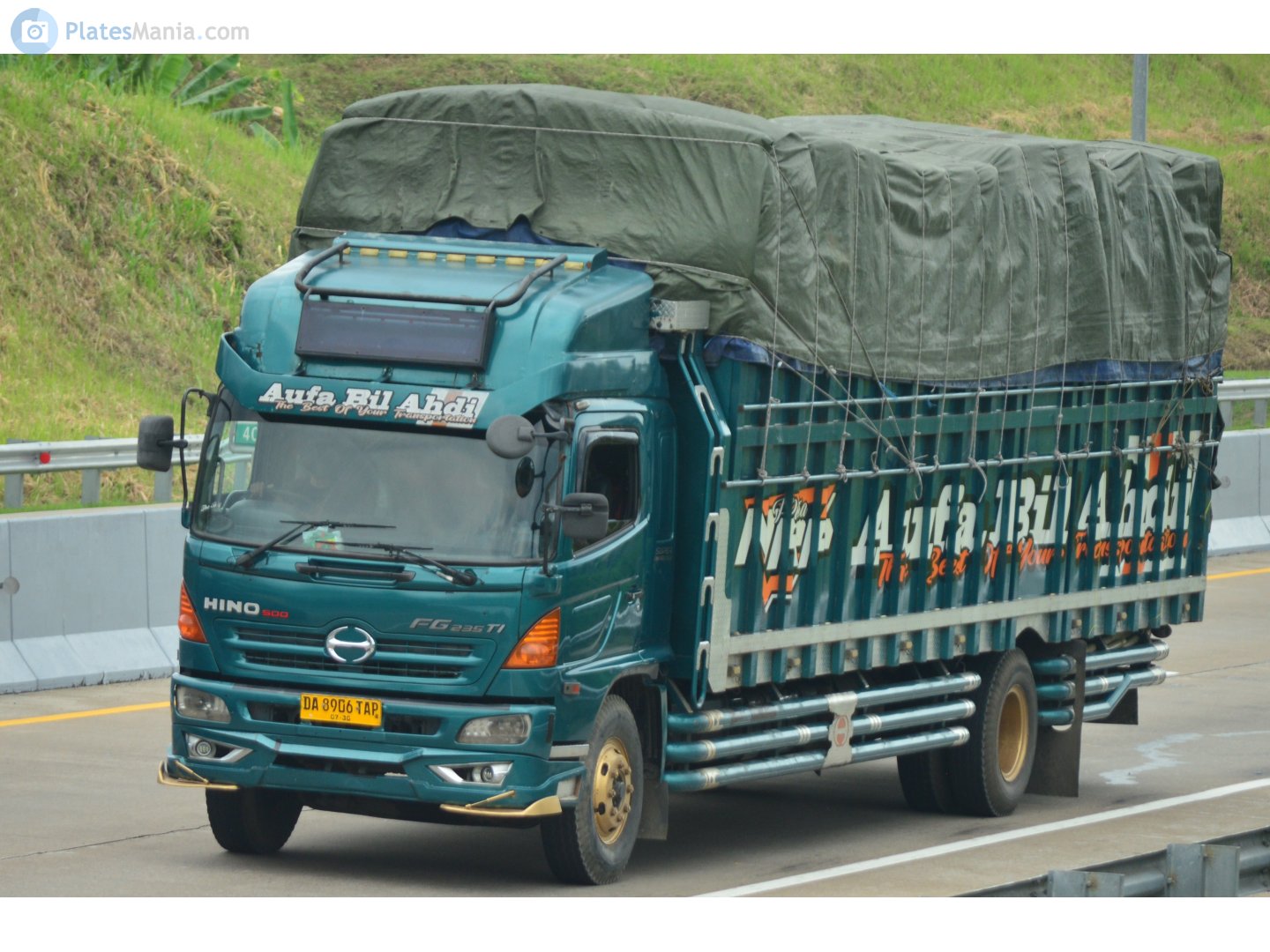 DA 8906 TAP, Hino 500 Series 