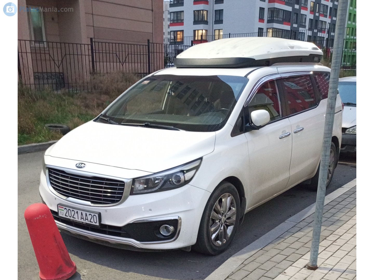 2021AA20, Kia Carnival 3rd gen (YP), 2014–2021