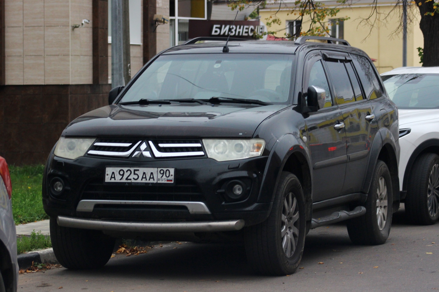 а 925 аа 90, Mitsubishi Pajero Sport 