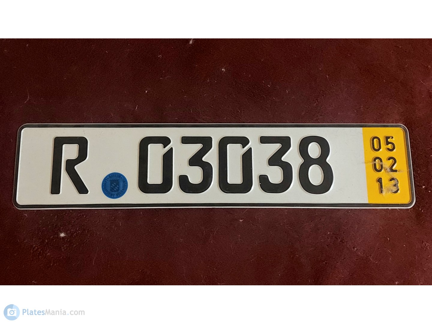 R 03038, License plate without vehicle 