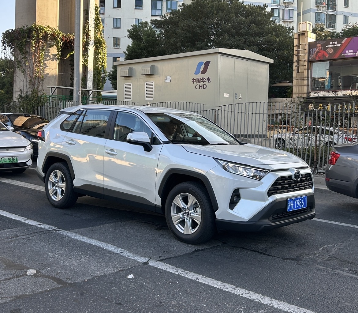 沪H·Y9861, Toyota RAV4 5th gen (XA50), 2018–