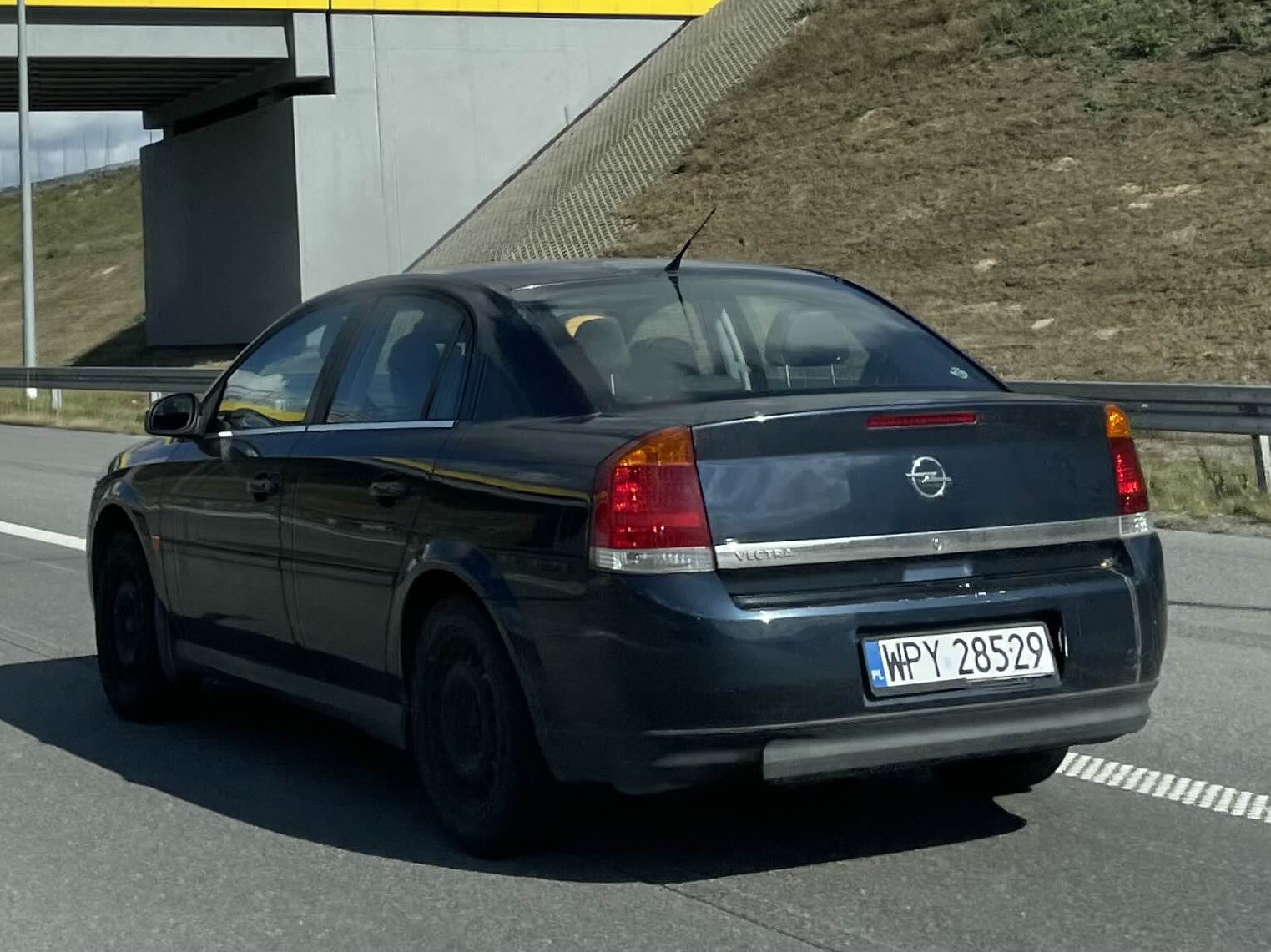 WPY 28529, Opel Vectra 