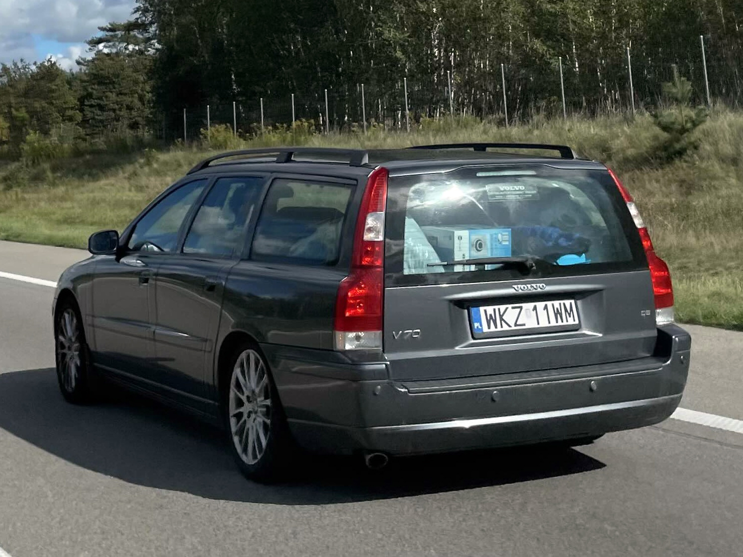 WKZ 11WM, Volvo V70 2nd gen (285), 2000–2007