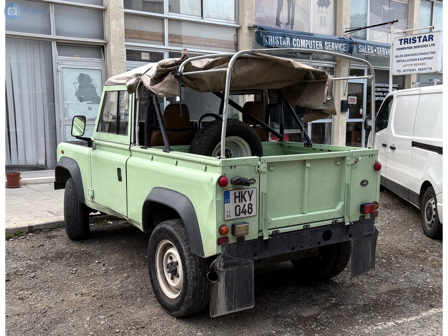 HKY 048, Land Rover Defender 1st gen 90