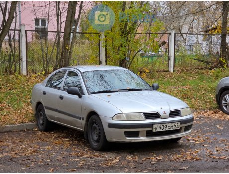 к909хм97, Mitsubishi Carisma