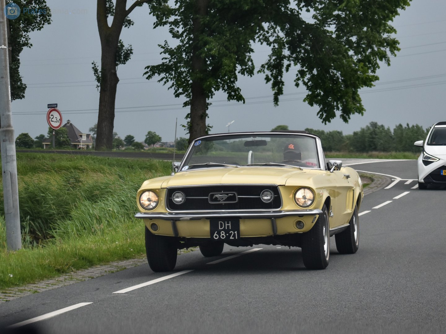 DH-68-21, Ford Mustang 1st gen 2-door Convertible (76), 1964–1970