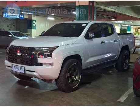 B 9800 SBX, Mitsubishi Triton