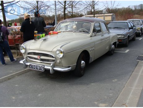 4190 YB 76, Renault Frégate