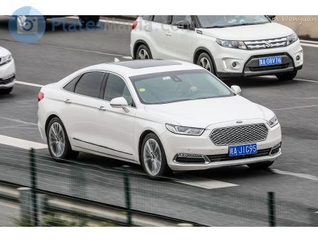 皖A·J1C95, Ford Taurus