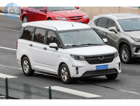 京H·DF628, Wuling Hongguang Plus