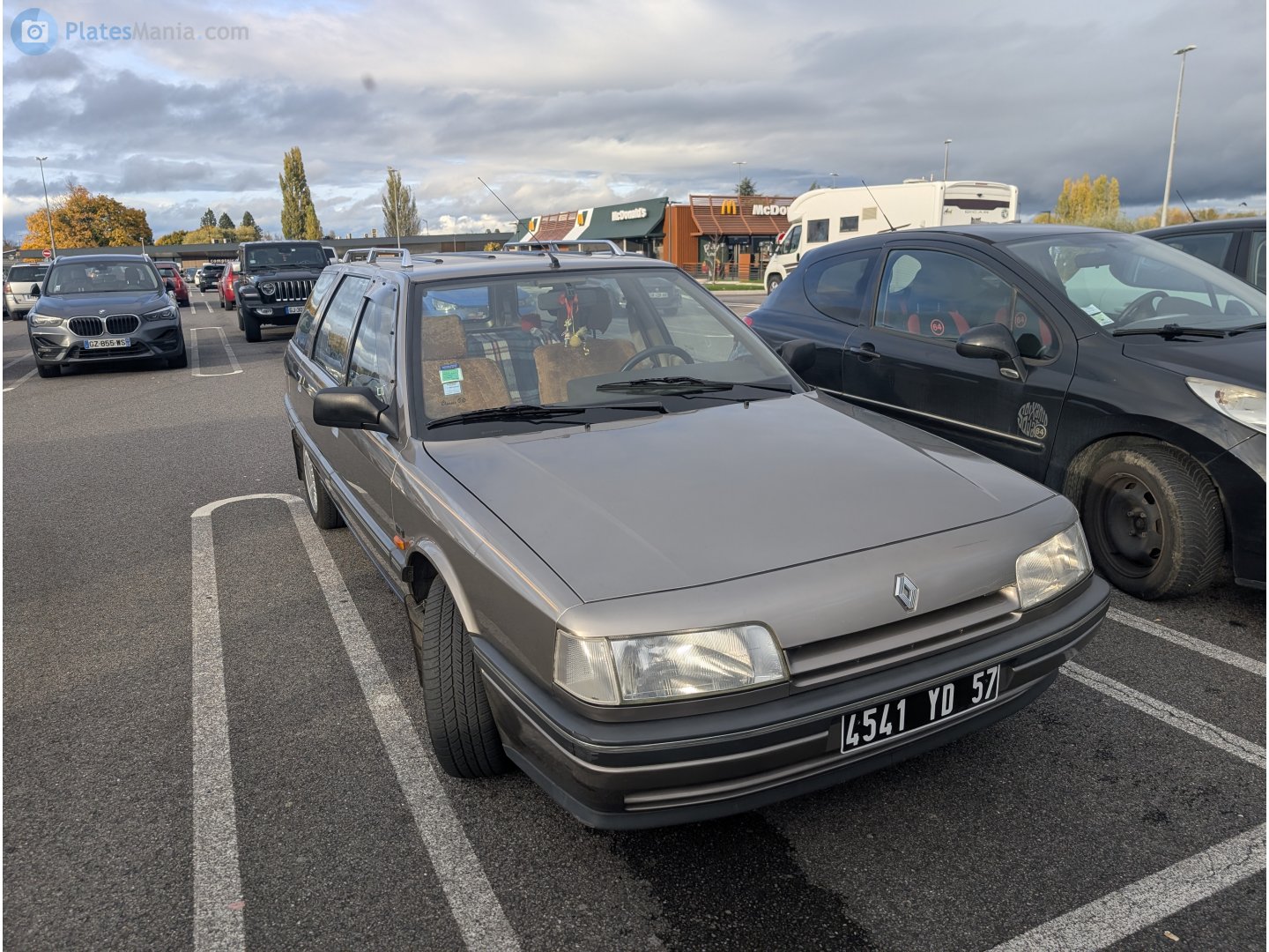 4541 YD 57, Renault 21 1st gen Nevada/Savanna (K48), 1987–1995