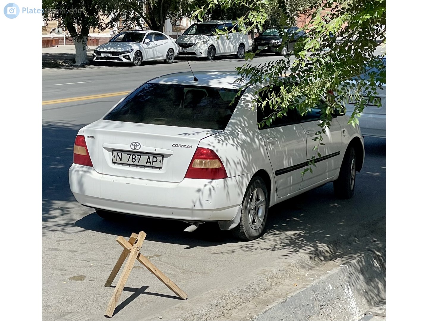 N 787 AP, Toyota Corolla 9th gen Sedan (E120; Global-market), 2000–2007