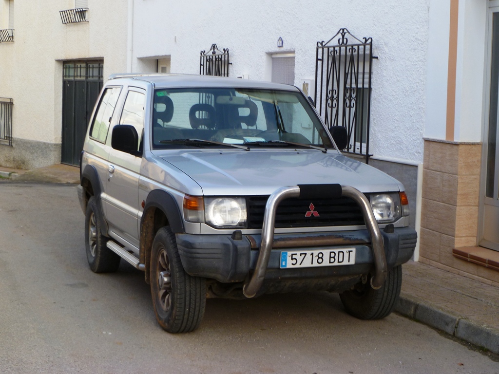 5718 BDT, Mitsubishi Montero 2nd gen 3-door SUV (V20/NH/NJ/NK/NL), 1991–1999