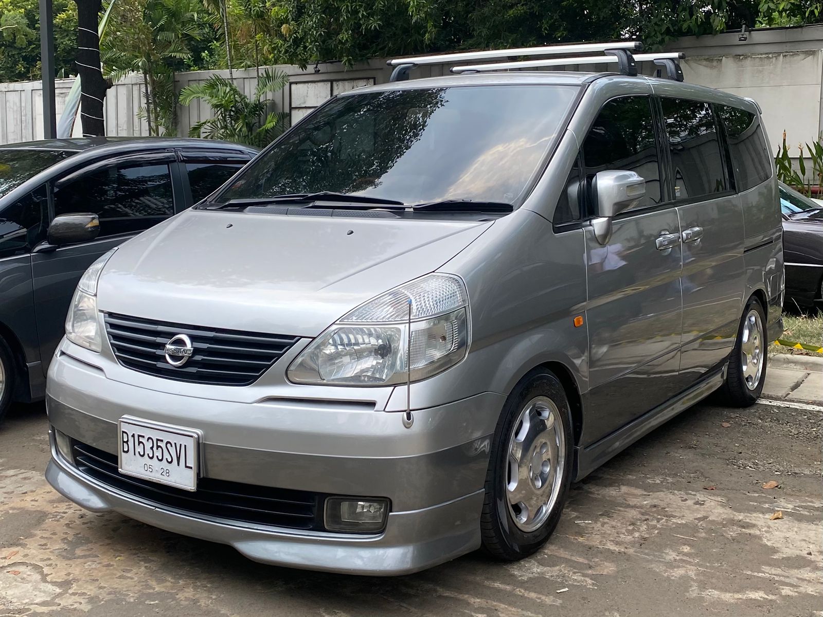 B 1535 SVL, Nissan Serena 2nd gen (C24), 1999–2005