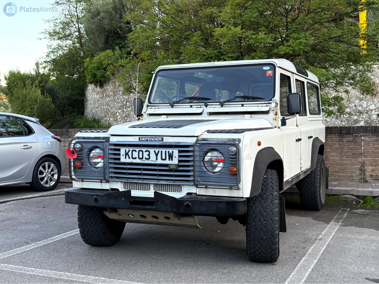 KC03YUW, Land Rover Defender 1st gen 110