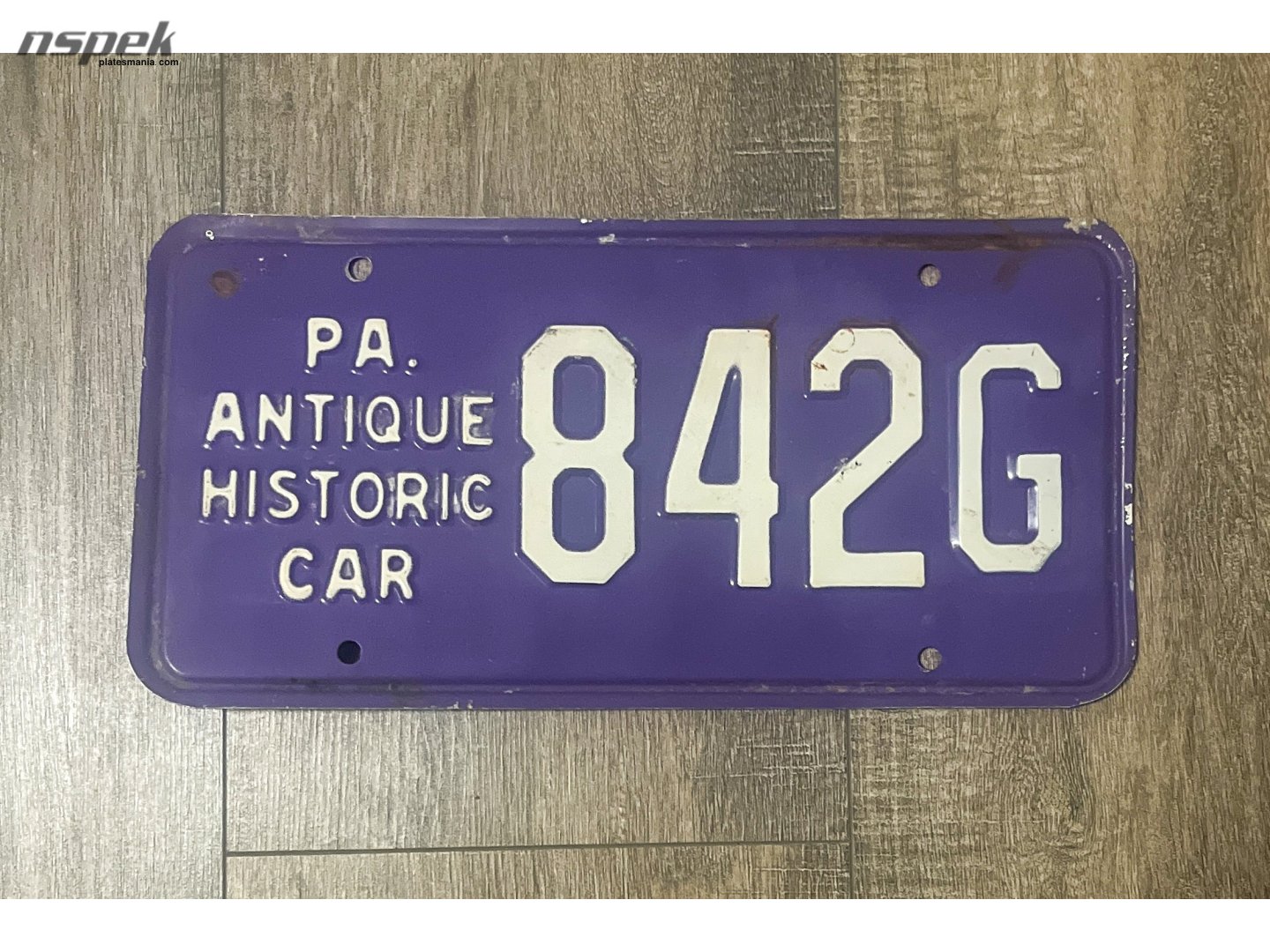 842G, License plate without vehicle 