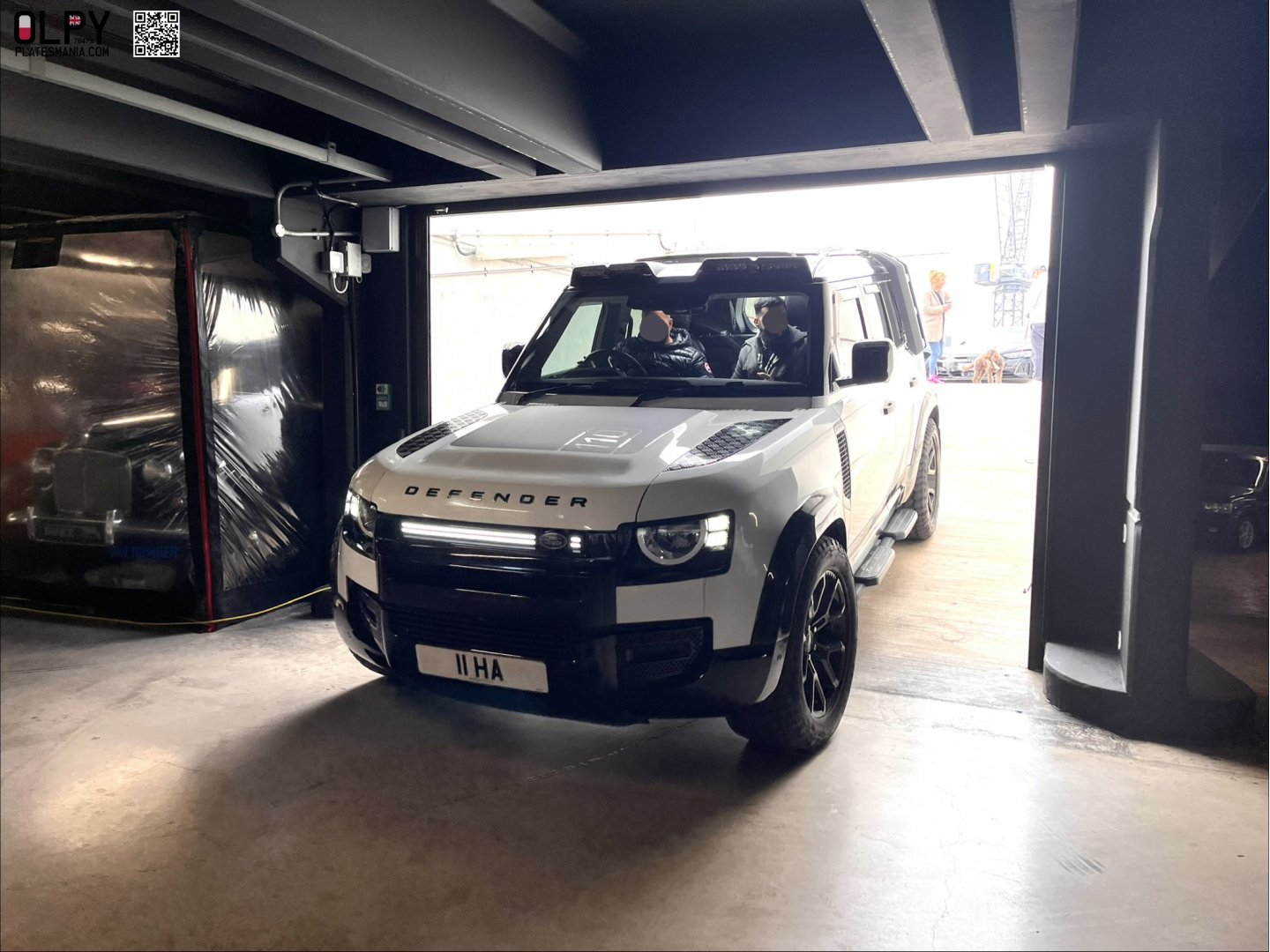 11HA, Land Rover Defender 2nd gen 110