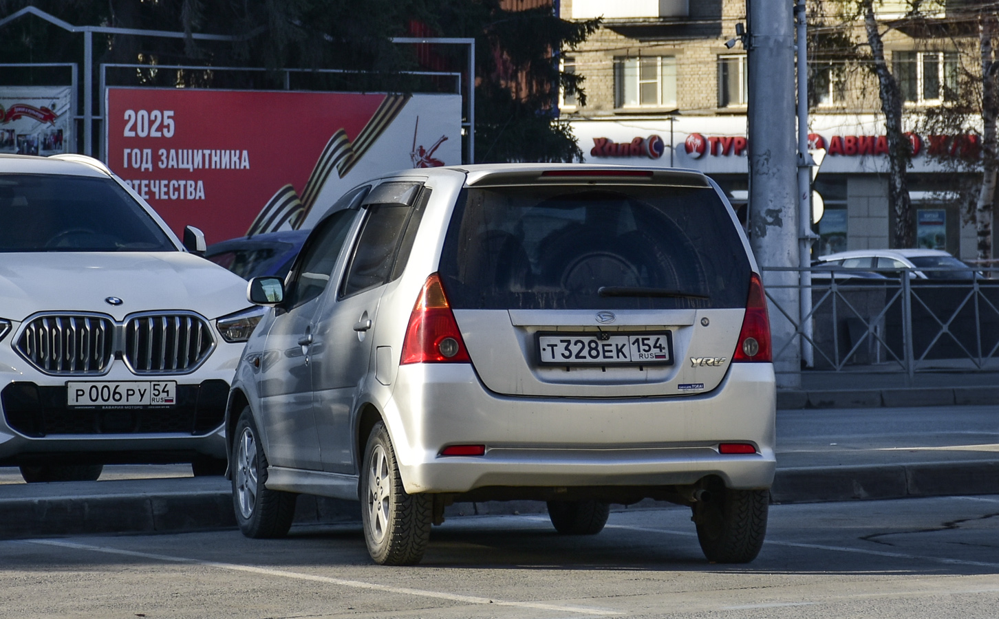 т 328 ек 154, Daihatsu YRV 1st gen (M200), 2000–2005