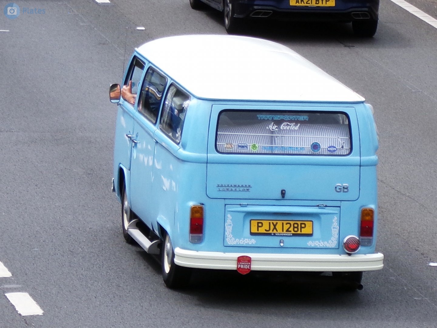 PJX128P, Volkswagen Kombi 2nd gen Bus/Kombi Van (T2b), 1st facelift, 1967–1979 (–1982 for BR- and MX-market)