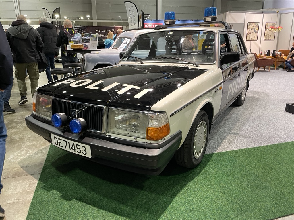 DE 71453, Volvo 240-Series 1st gen 4-door Sedan (244), facelift, 1978–1993