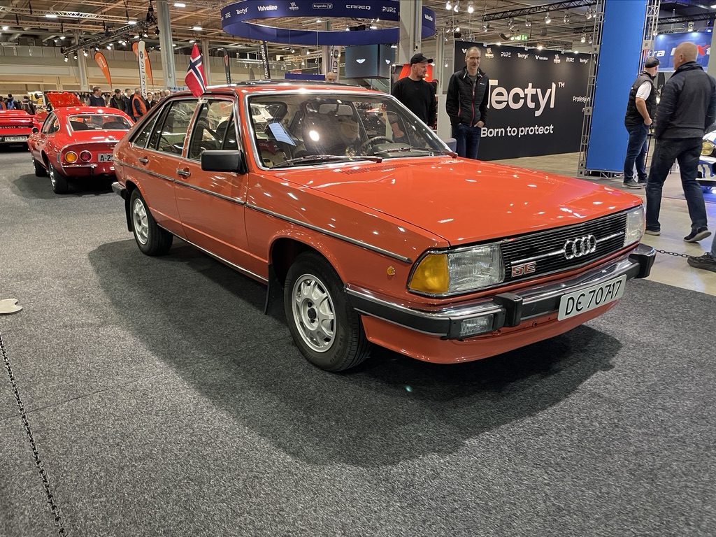 DC 70717, Audi 100 2nd gen Avant (C2/43), 1977–1982