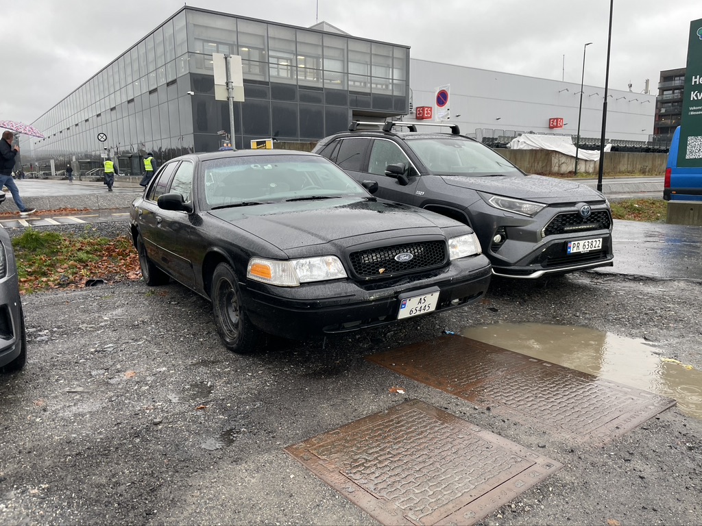AS 65445, Ford Crown Victoria 2nd gen (EN114), 1997–2012