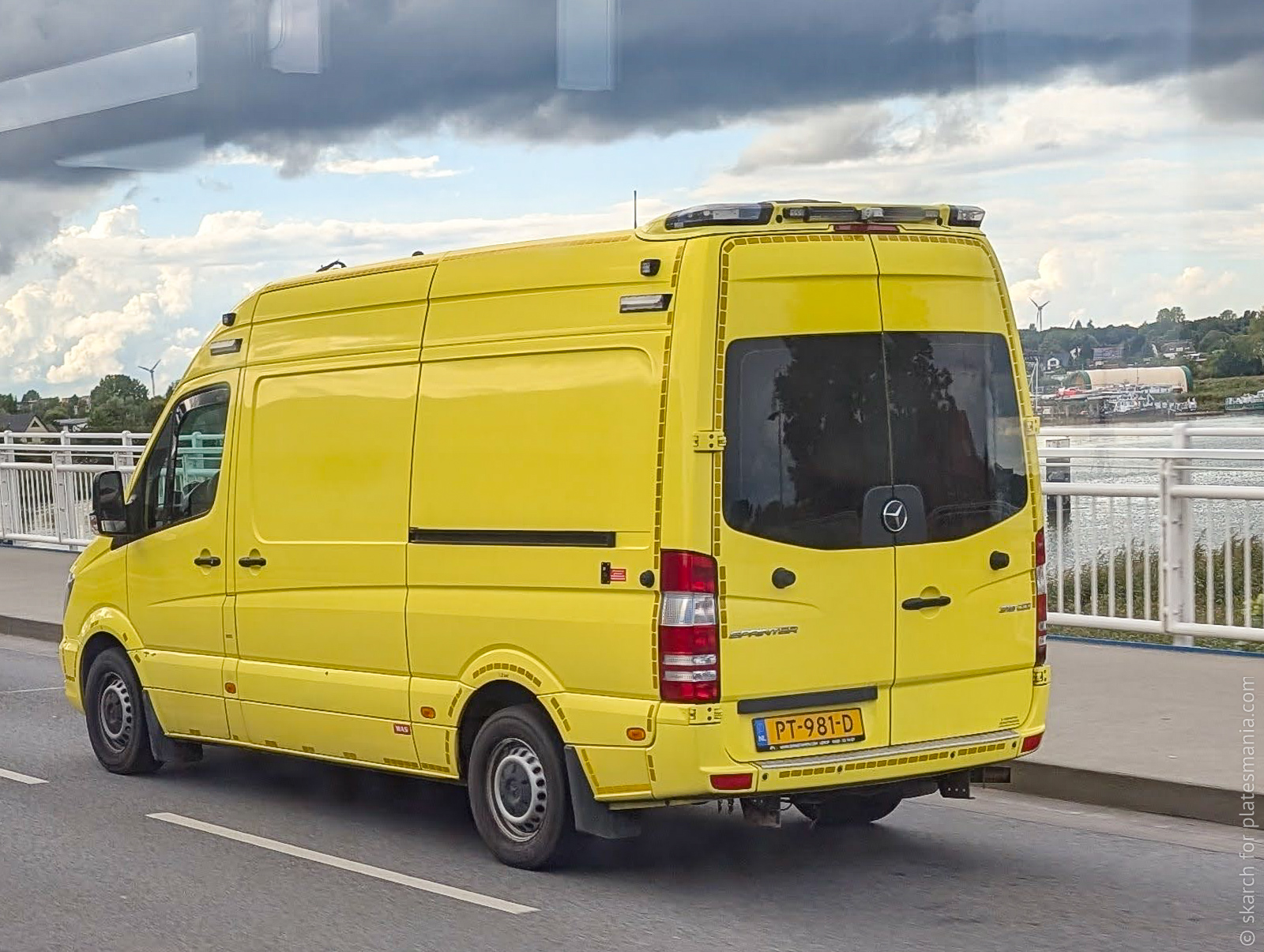PT-981-D, Mercedes-Benz Sprinter 2nd gen (W906), facelift, 2013–2018