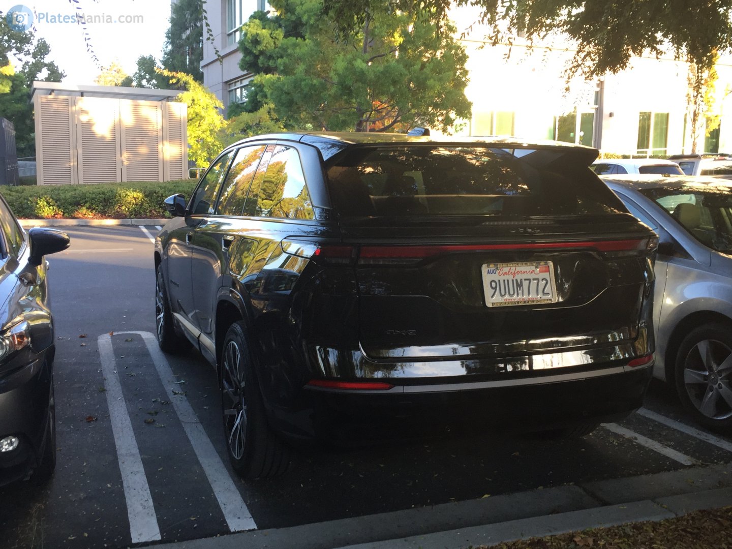 9UUM772, Jeep Wagoneer S 