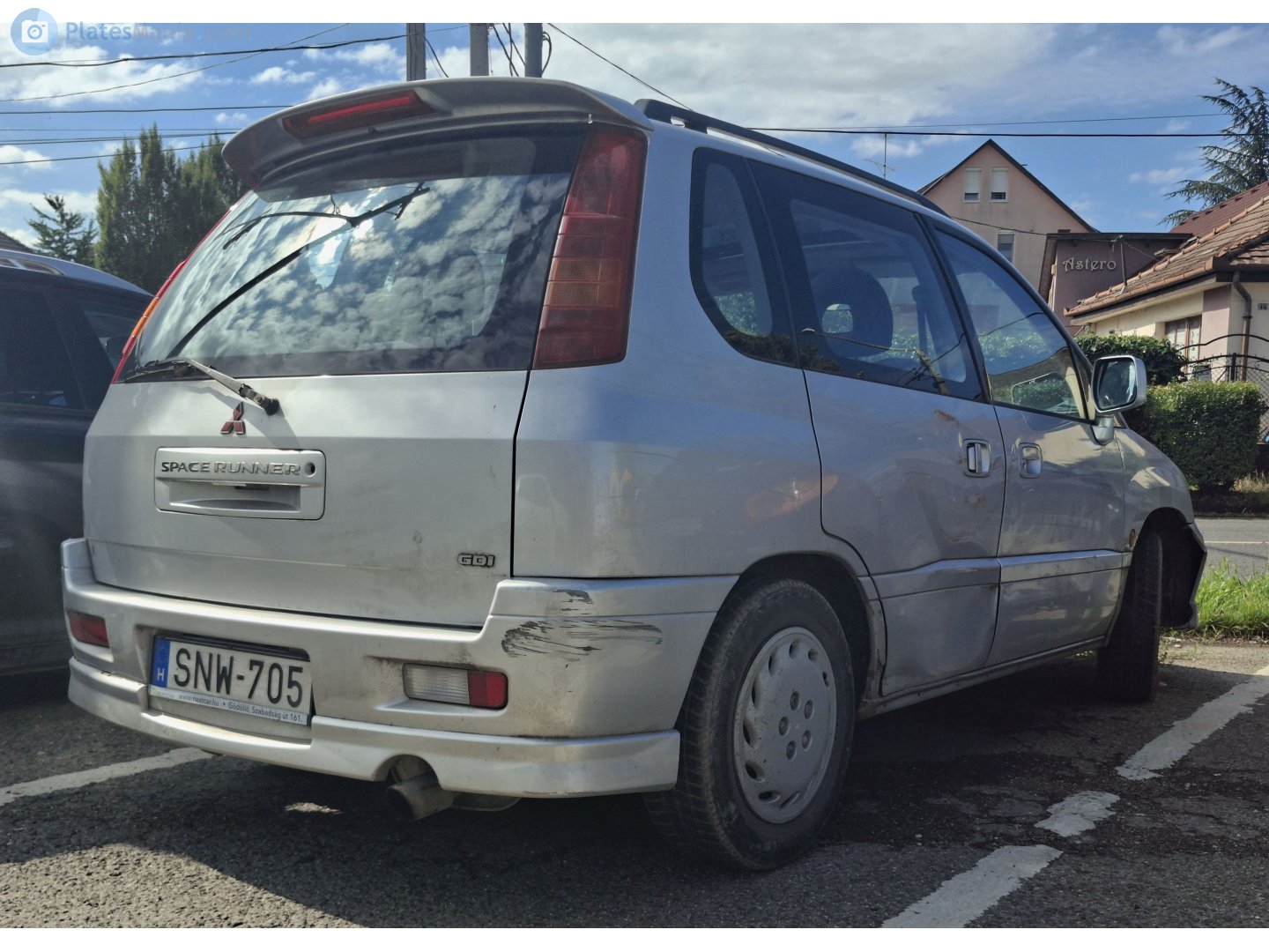 SNW-705, Mitsubishi Space Runner 2nd gen (N60/N70), 1999–2002