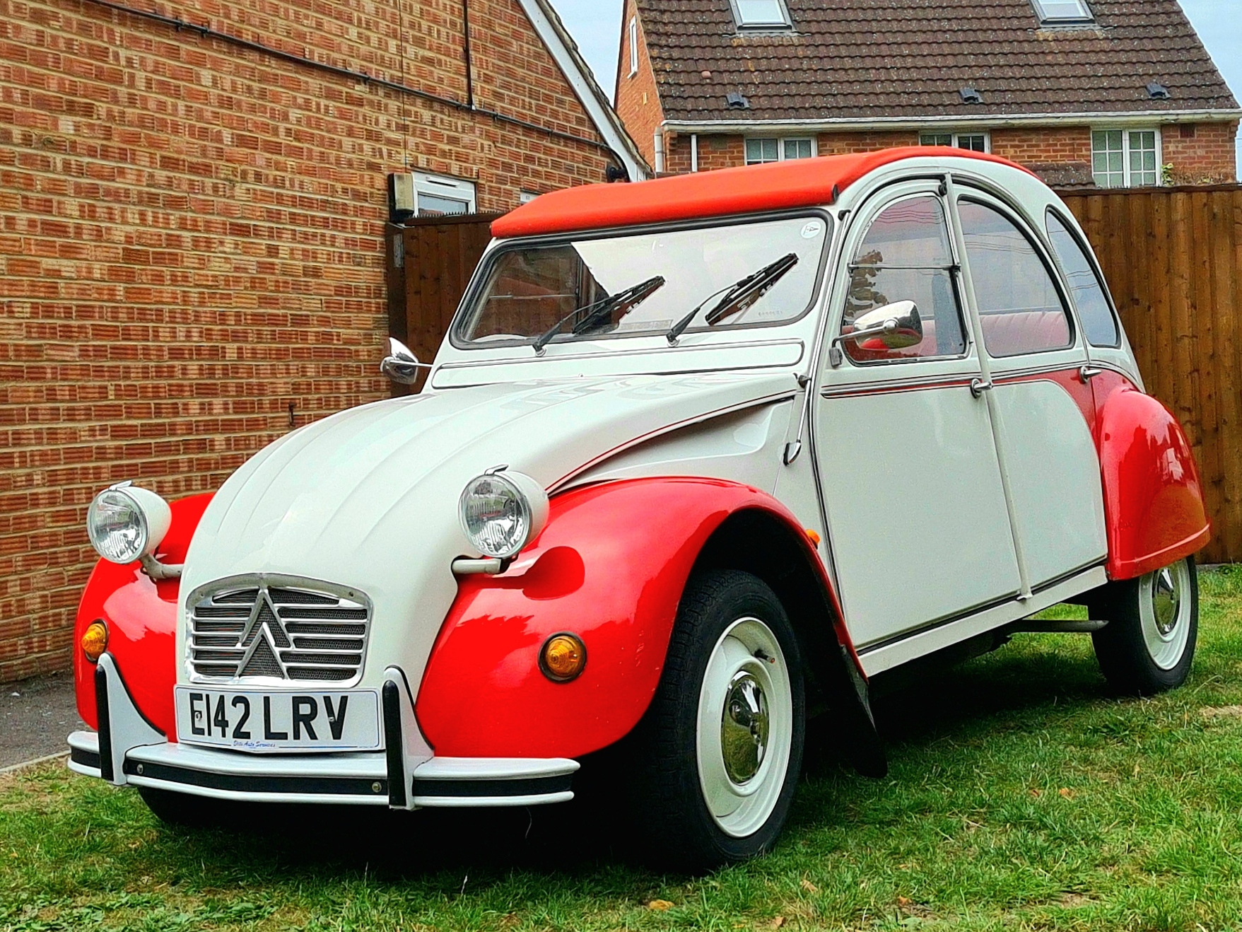 E142LRV, Citroёn 2CV 1st gen Sedan, 1949–1990